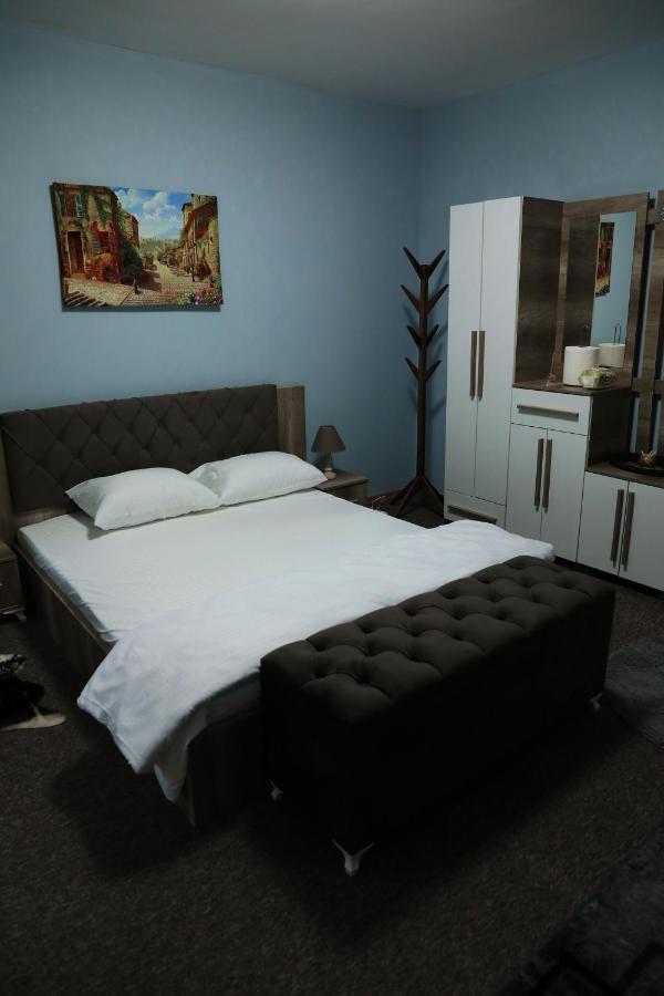 City Park Hostel Pristina Exterior photo